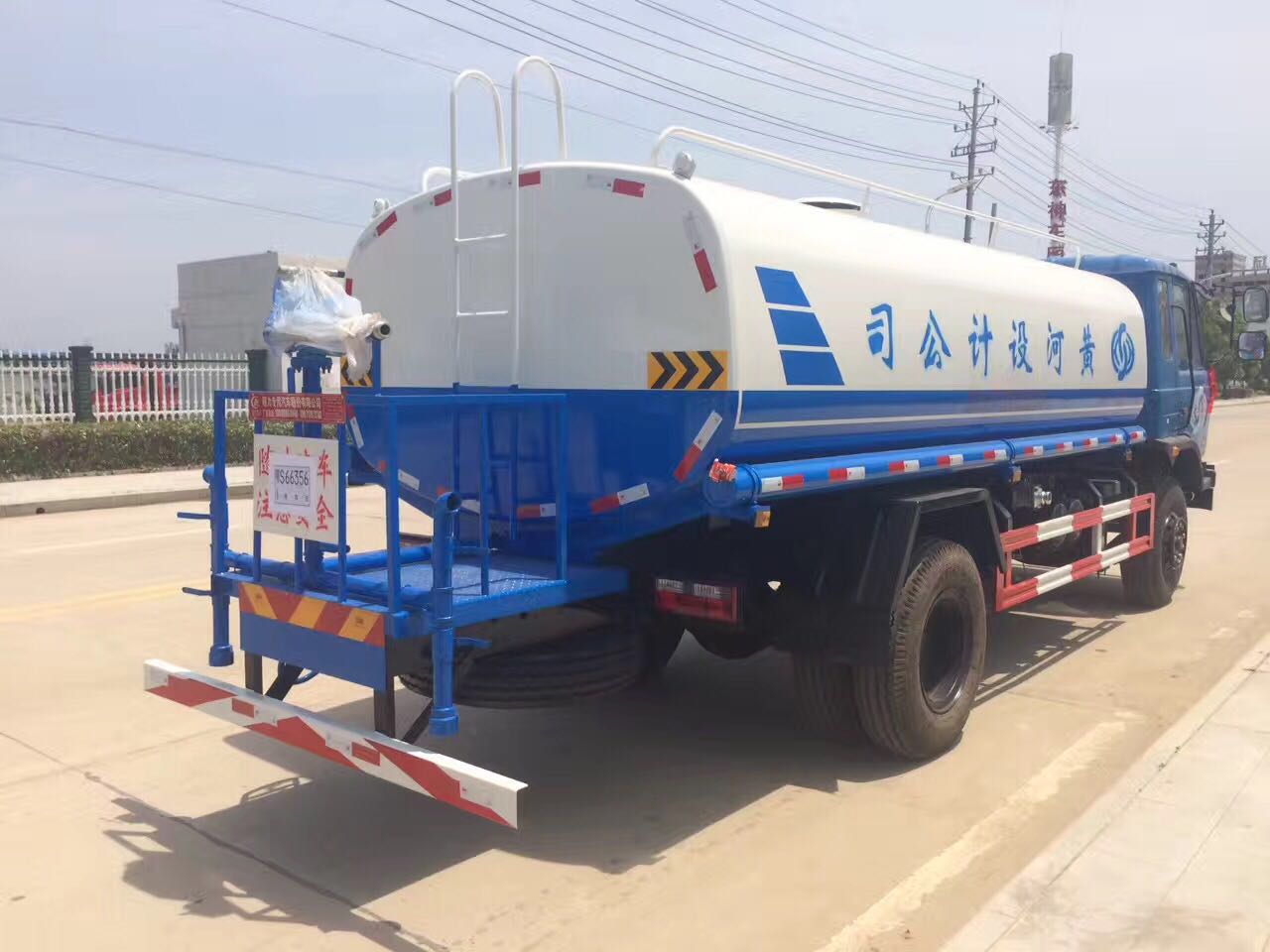 東風153灑水車︱15噸灑水車圖片