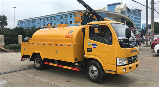 東風(fēng)清洗吸糞車(chē)︱4噸清洗吸污車(chē)圖片