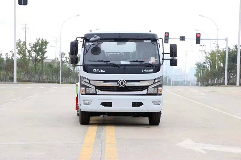 東風多利卡灑水車︱10噸灑水車圖片