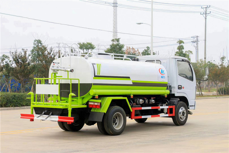 東風(fēng)福瑞卡5噸灑水車(chē)圖片