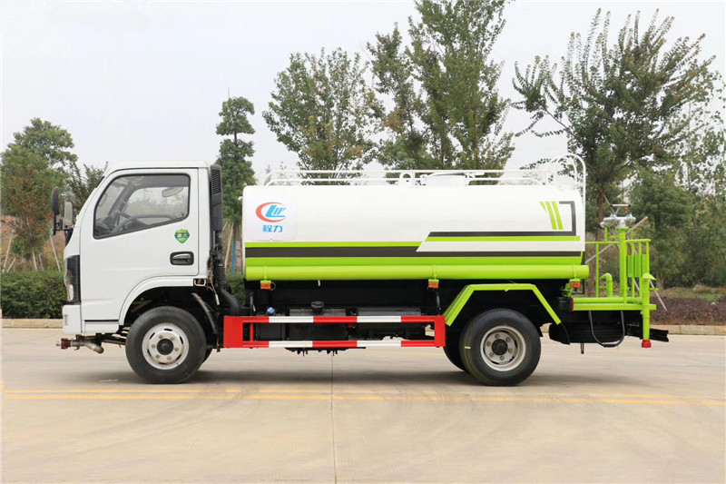 東風(fēng)福瑞卡5噸灑水車(chē)圖片