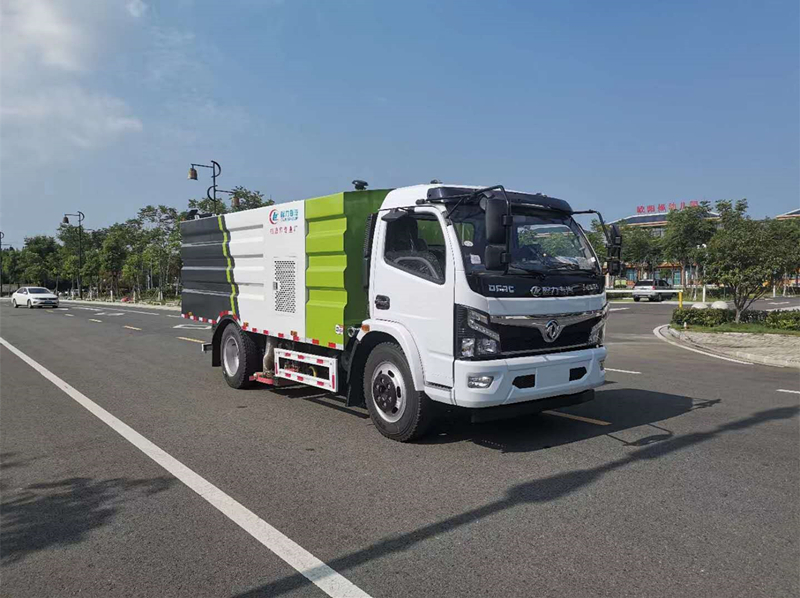 東風(fēng)大福瑞卡8噸吸塵車