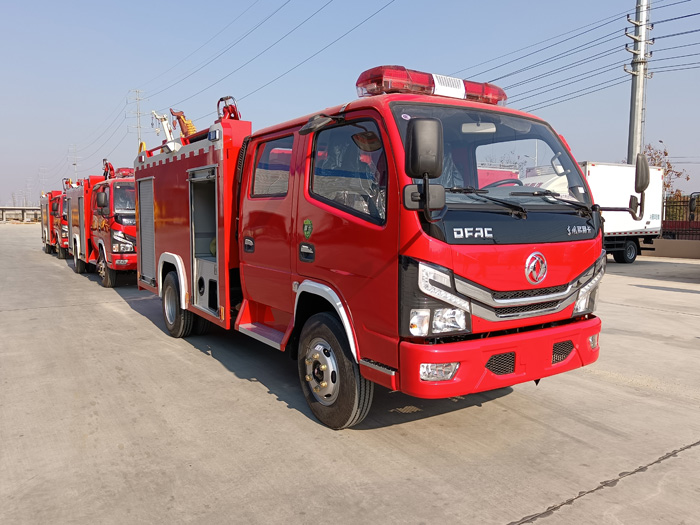 5噸消防灑水車多少錢_糧庫重點防火單位消防車_2.5-5噸泡沫消防車現(xiàn)車報價